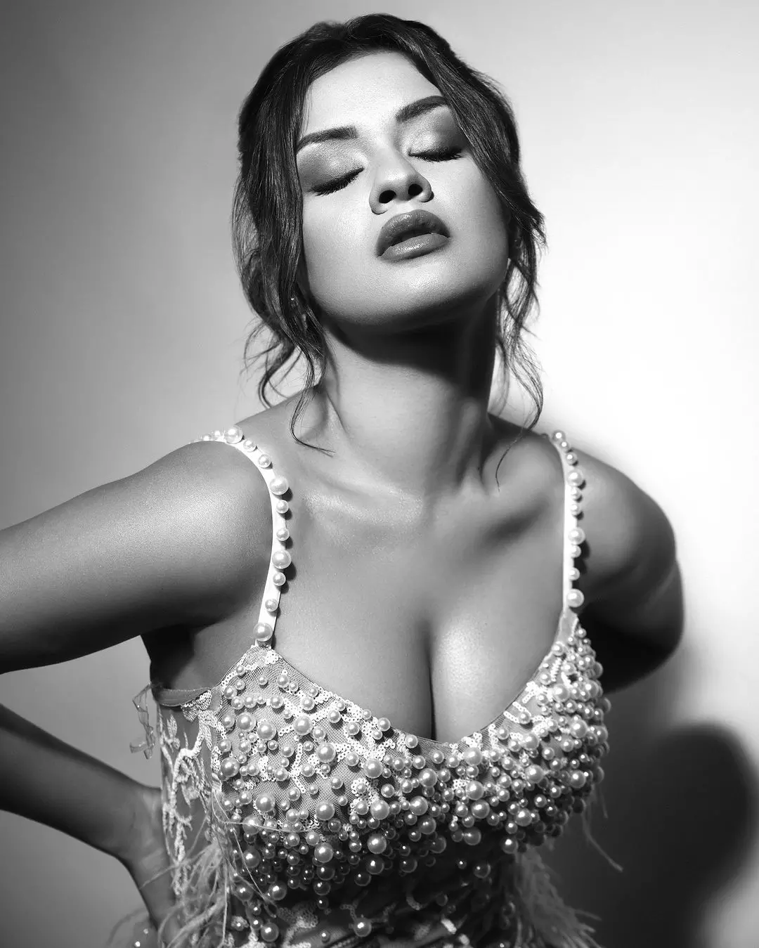 Avneet Kaur Looks Unstoppable in This Dress Avneet Kaur Looks Unstoppable in This Dress