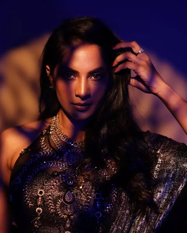 Sriya Reddys Graceful Look at JFW Awards 2025