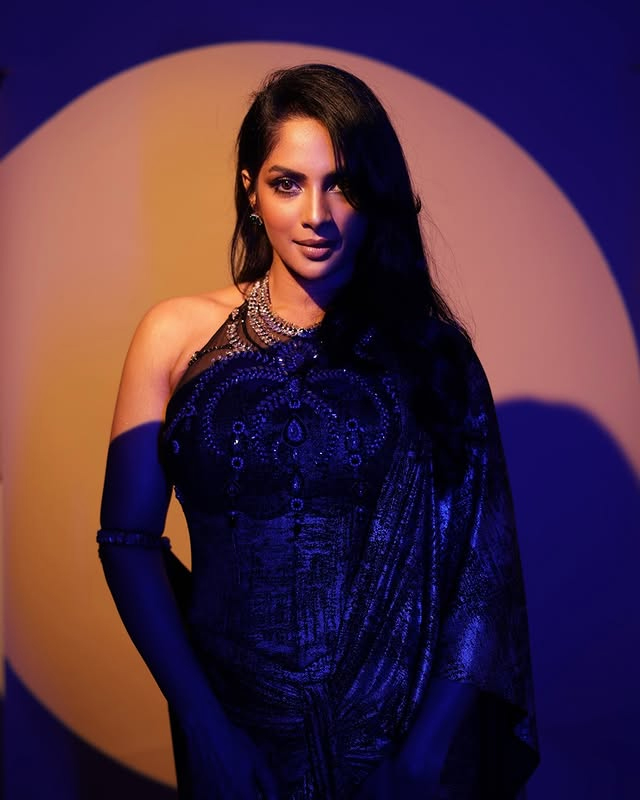 Sriya Reddys Graceful Look at JFW Awards 2025