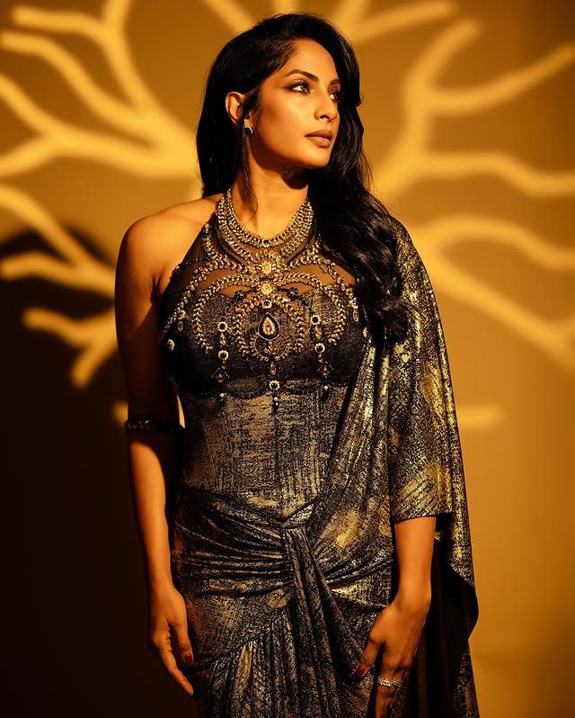 Sriya Reddys Graceful Look at JFW Awards 2025