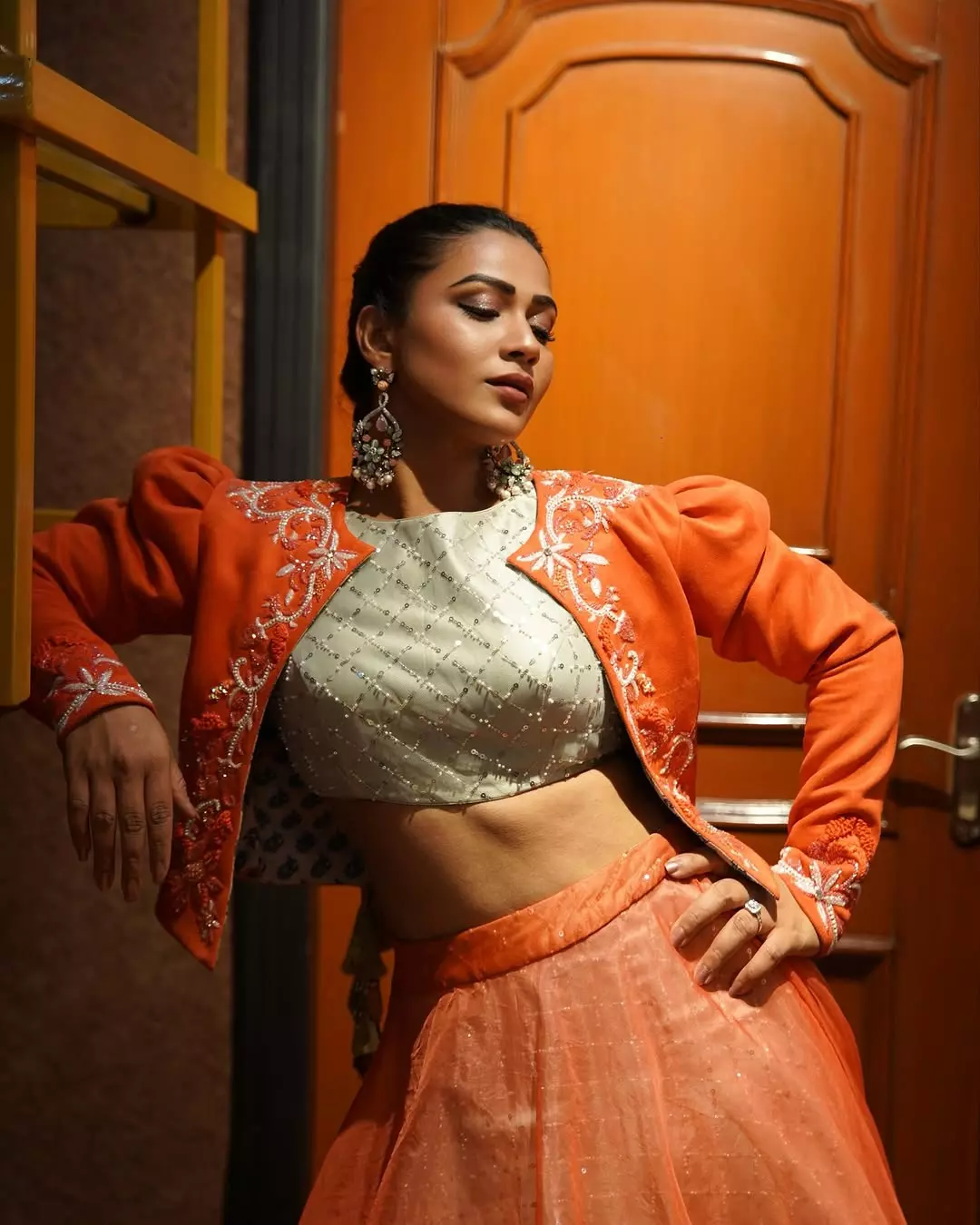 Inaya Sulthana Looks Like An Orange Moon