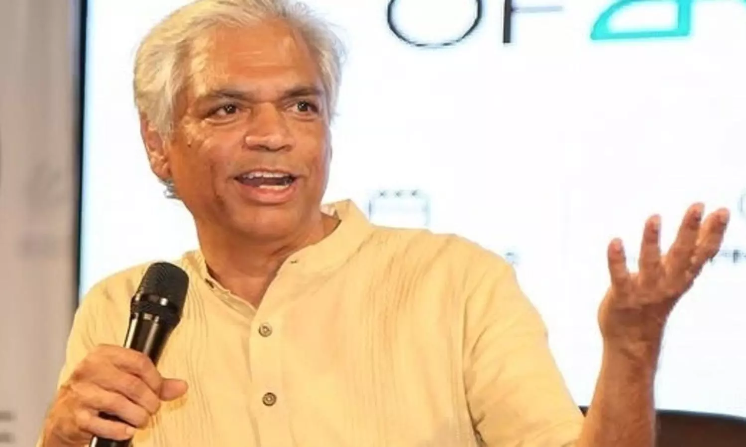 కార‌వ్యాన్‌లో మ‌ల విస‌ర్జ‌న చేసారు.. న‌టుడి సంచ‌ల‌న ఆరోప‌ణ‌లు