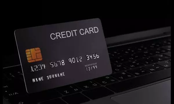 క్రెడిట్ కార్డు ఫ్రెండ్స్‌కి ఇస్తున్నారా?