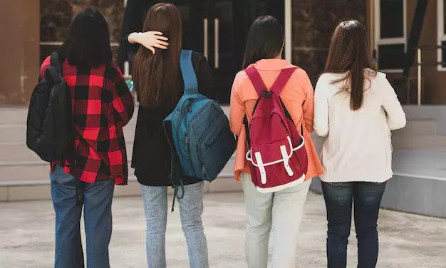 ఆడపిల్లలకు క్యాంపస్ లు సేఫ్ కాదా..?