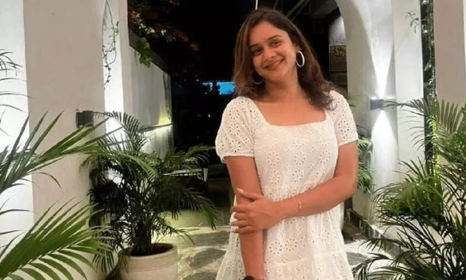 ఎద బరువు మోస్తుంది.. కన్నీళ్లు పెట్టిస్తున్న యాంకర్ స్వేచ్ఛ కవిత