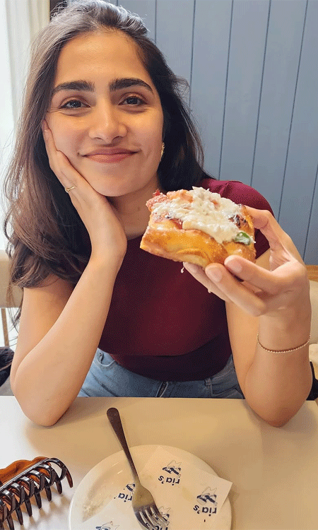 Rukmini Vasanth’s Happy Cafe Moment Wins Hearts