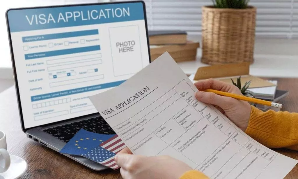 యుఎస్ వీసా స్లాట్లలో గందరగోళం: లండన్‌లో బుకింగ్, ఆఫ్రికాలో ఇంటర్వ్యూలు?