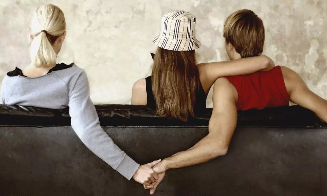 మూడు ఎఫైర్లు.. ఆరు హత్యలు.. సమాజానికేమైంది?