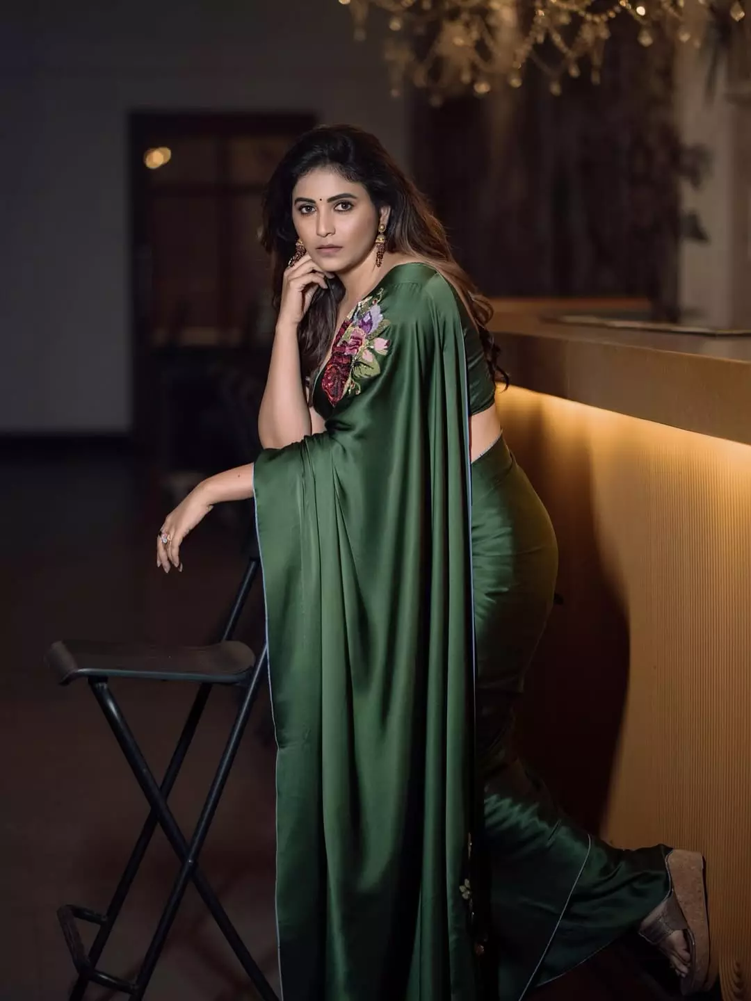 Anjali In Green Saree Makes You Fall in Love