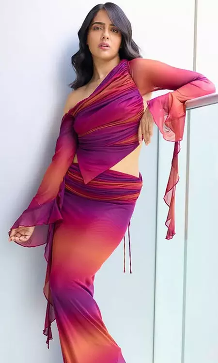 Malvi Lights Up Instagram in Pink & Orange Vibes