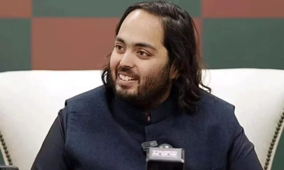 అనంత్ అంబానీ నెల జీతం ఎంత?