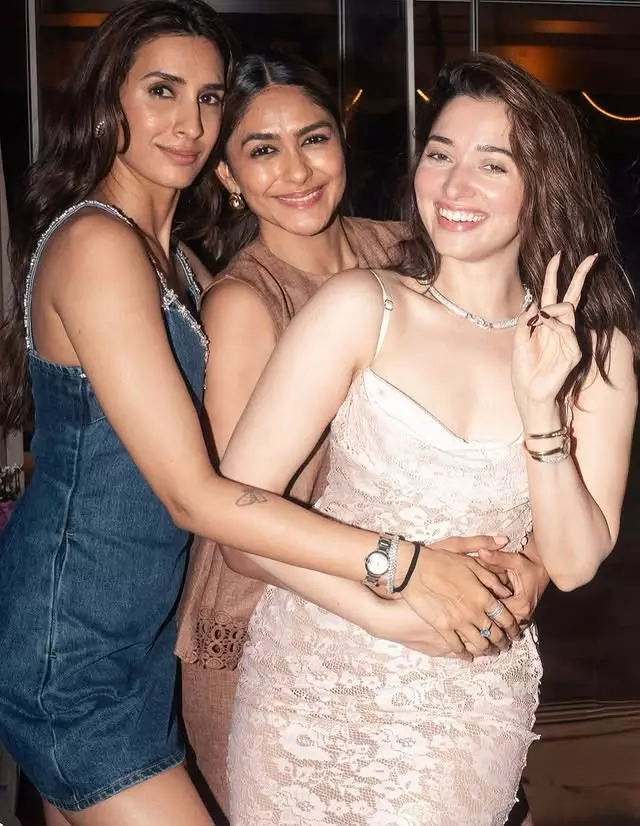 Inside Pragya Kapoors Star-Studded Birthday Party with Tamannaah, Mrunal and More