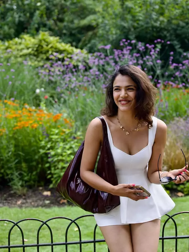 Shriya Pilgaonkar Shines Bright in Sun and the City Look