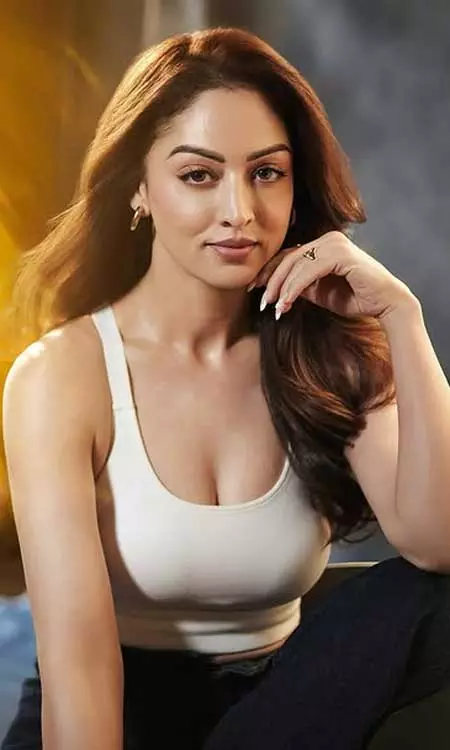 Effortless Glam: Sandeepa Dhar’s Casual Chic Look