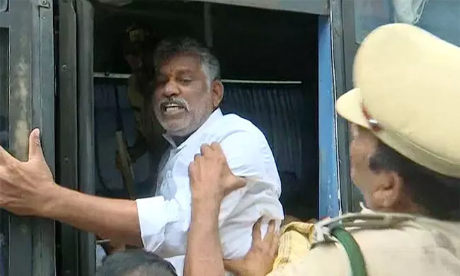 పోలీసు కస్టడీకి చెవిరెడ్డి.. ఇండోర్ లో ఇద్దరు అనుచరులు అరెస్టు