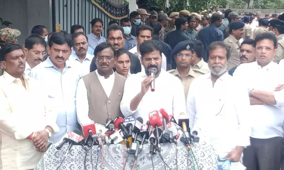 మృతుల కుటుంబాలకు రూ.కోటి పరిహారం... రేవంత్  సీరియస్  వ్యాఖ్యలు!