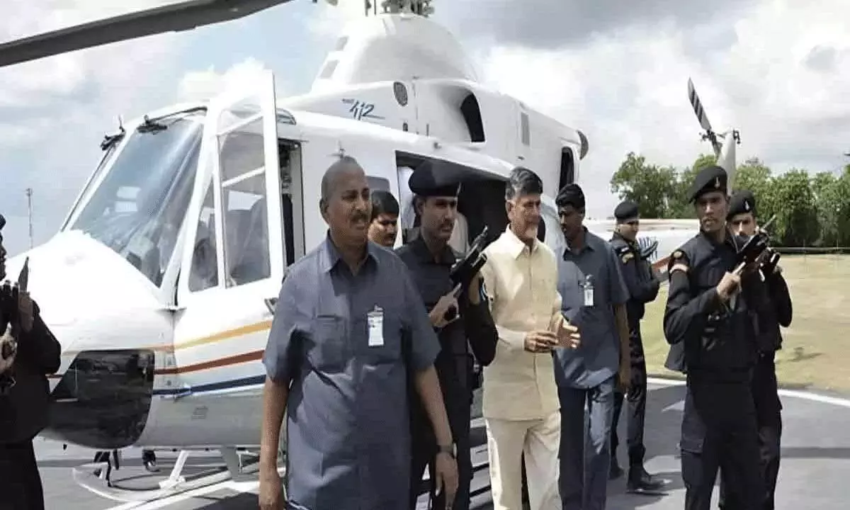గన్నవరంలో ల్యాండ్  అయిన చంద్రబాబు హెలికాప్టర్.. ఏం జరిగింది?