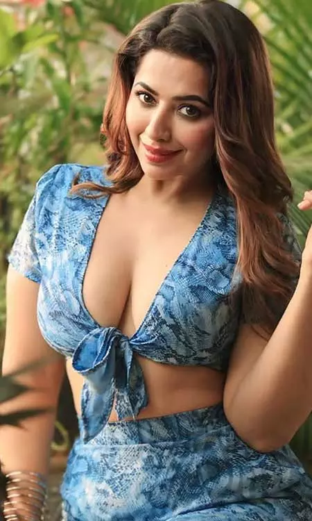 Bold in Blue: Ridhima Tiwari’s Stunning Summer Look