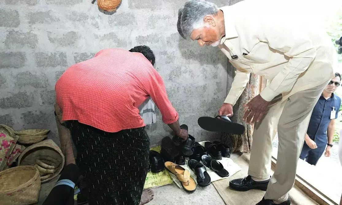 అటు క్లాస్.. ఇటు మాస్.. చంద్రబాబు డబుల్ యాక్షన్