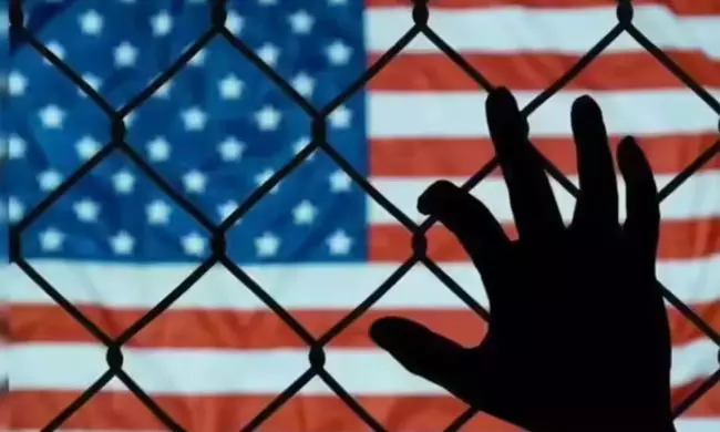 అమెరికా సరిహద్దుల్లో  దొరికిన భారతీయులు.. నెంబర్  తెలిస్తే షాకే!