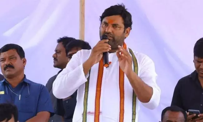 తెలంగాణలో చంద్రబాబు కోవర్టులు!