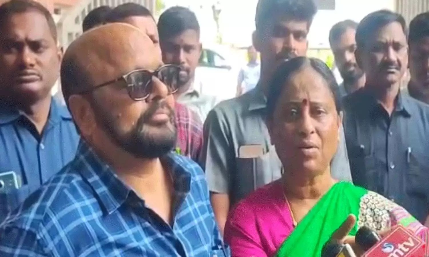 వరంగల్ కాంగ్రెస్ Vs కొండా దంపతులు.. మీనాక్షికి 16 పేజీల లేఖ