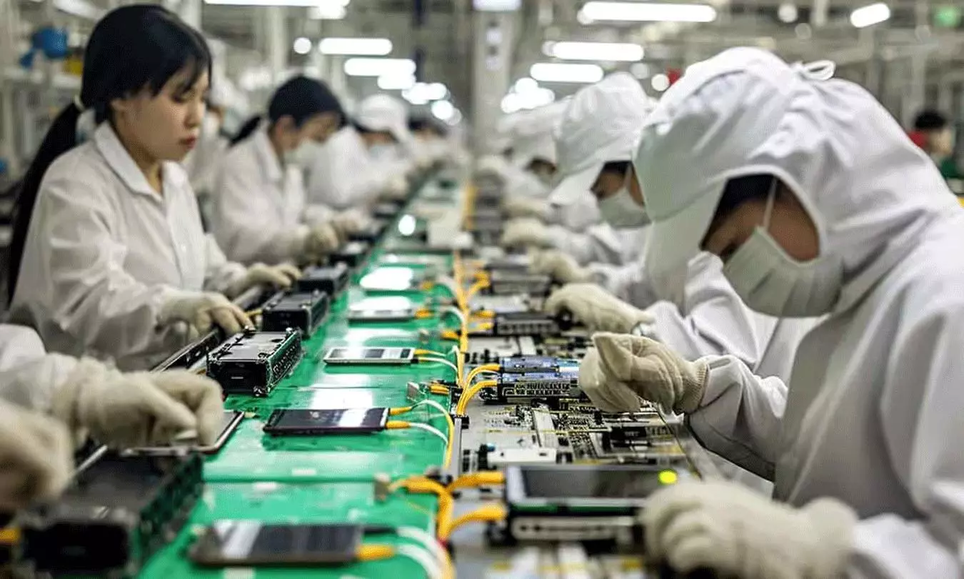 ఆపిల్ పై చైనా పరోక్ష ప్రతీకారం: భారత్‌లో ఐఫోన్ తయారీకి అడ్డంకులు!