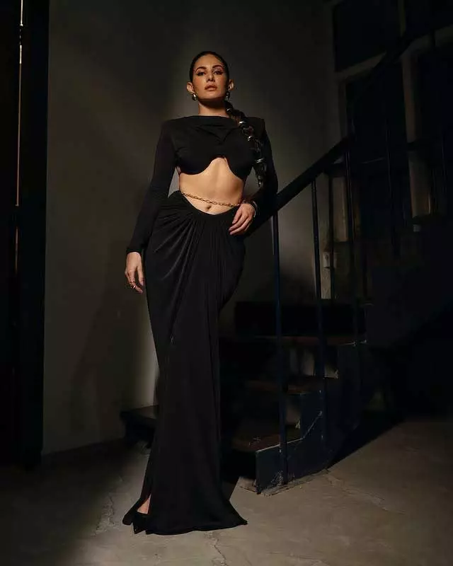 Amyra Dastur Slays in Black Attire