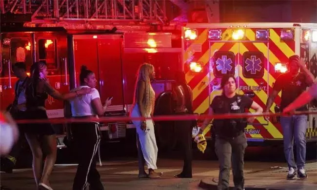 షికాగో ఆల్బమ్ పార్టీలో మారణ హోమం: నలుగురు మృతి