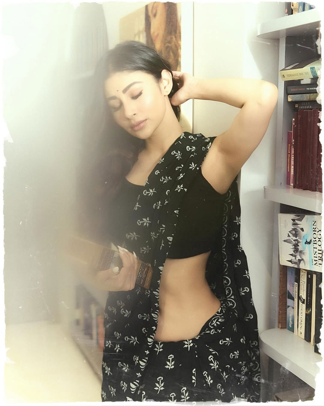 Mouni Roys Bengali Belle Look Adores in a Classic Saree