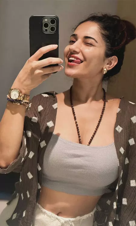 Ruhani Sharma shares her happy vibes and fresh perspective with fans