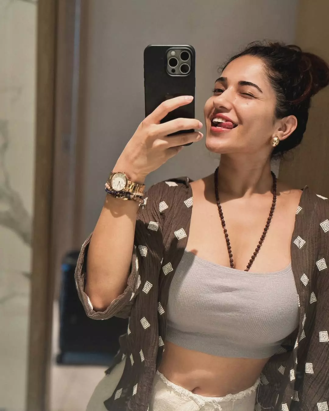 Ruhani Sharma shares her happy vibes and fresh perspective with fans