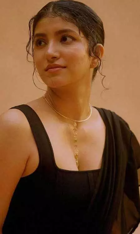 Meetha Raghunath Keeps It Natural and Fresh in Her Latest Pic