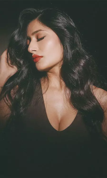 Dhanashree Verma Shares Soulful Vibes