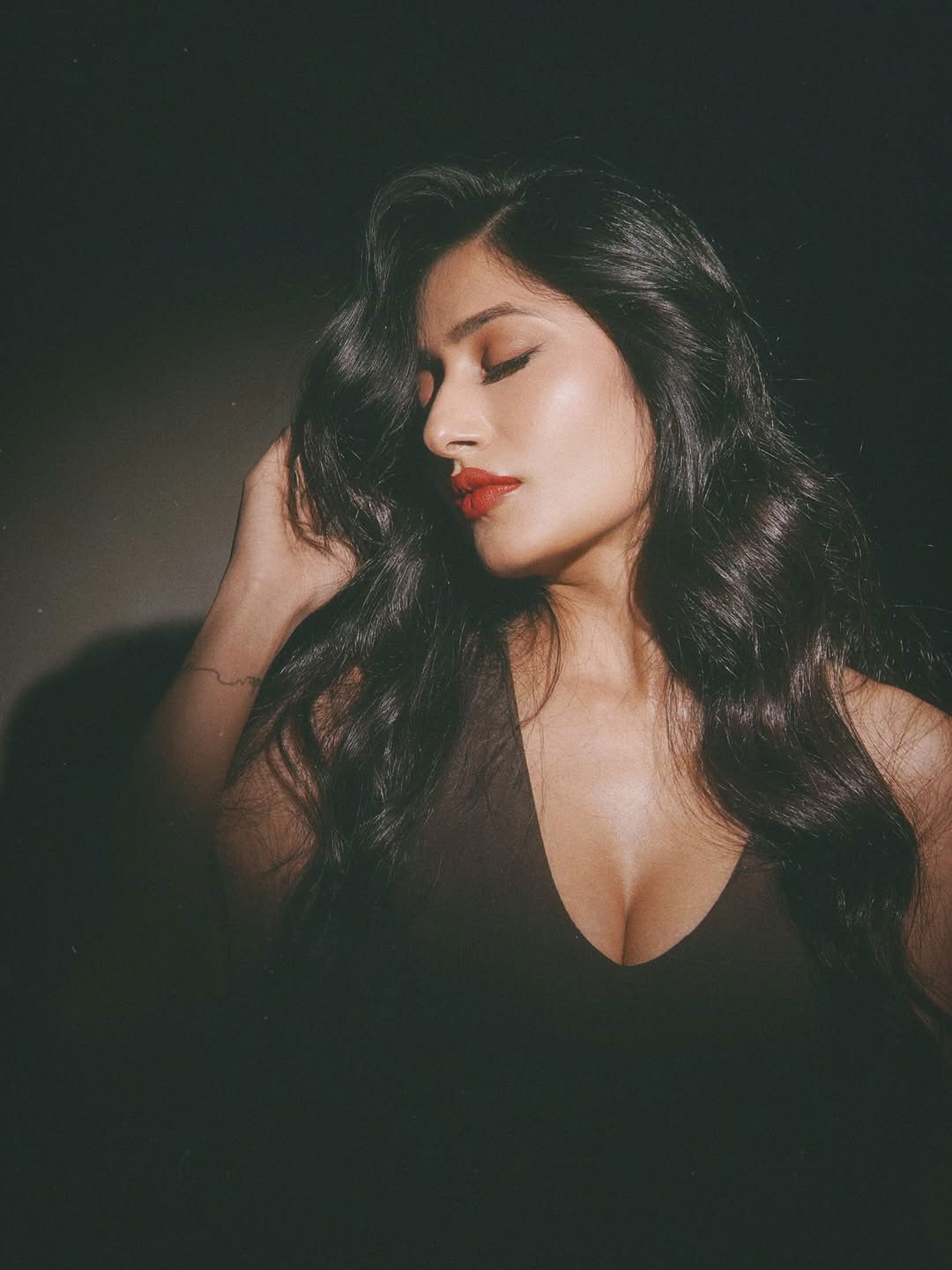 Dhanashree Verma Shares Soulful Vibes