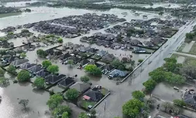 టెక్సాస్ ను ముంచేసింది.. భారీగా ప్రాణ  నష్టం.. చాలామంది గల్లంతు