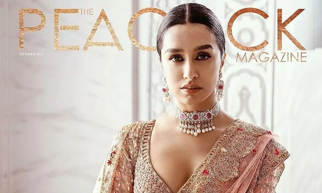 సాహో శ్ర‌ద్ధా నెమ‌లి సొగ‌సు