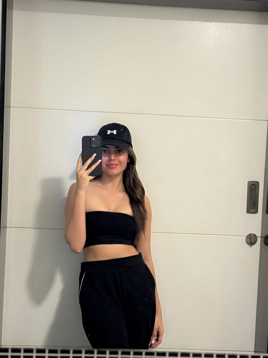 Kushita Kallapus Stylish Black Ensemble Turns Heads