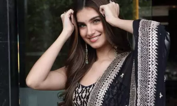 ఒంట‌రి పోరాటంపై ఔట్ సైడ‌ర్ న‌టి ఆవేద‌న‌