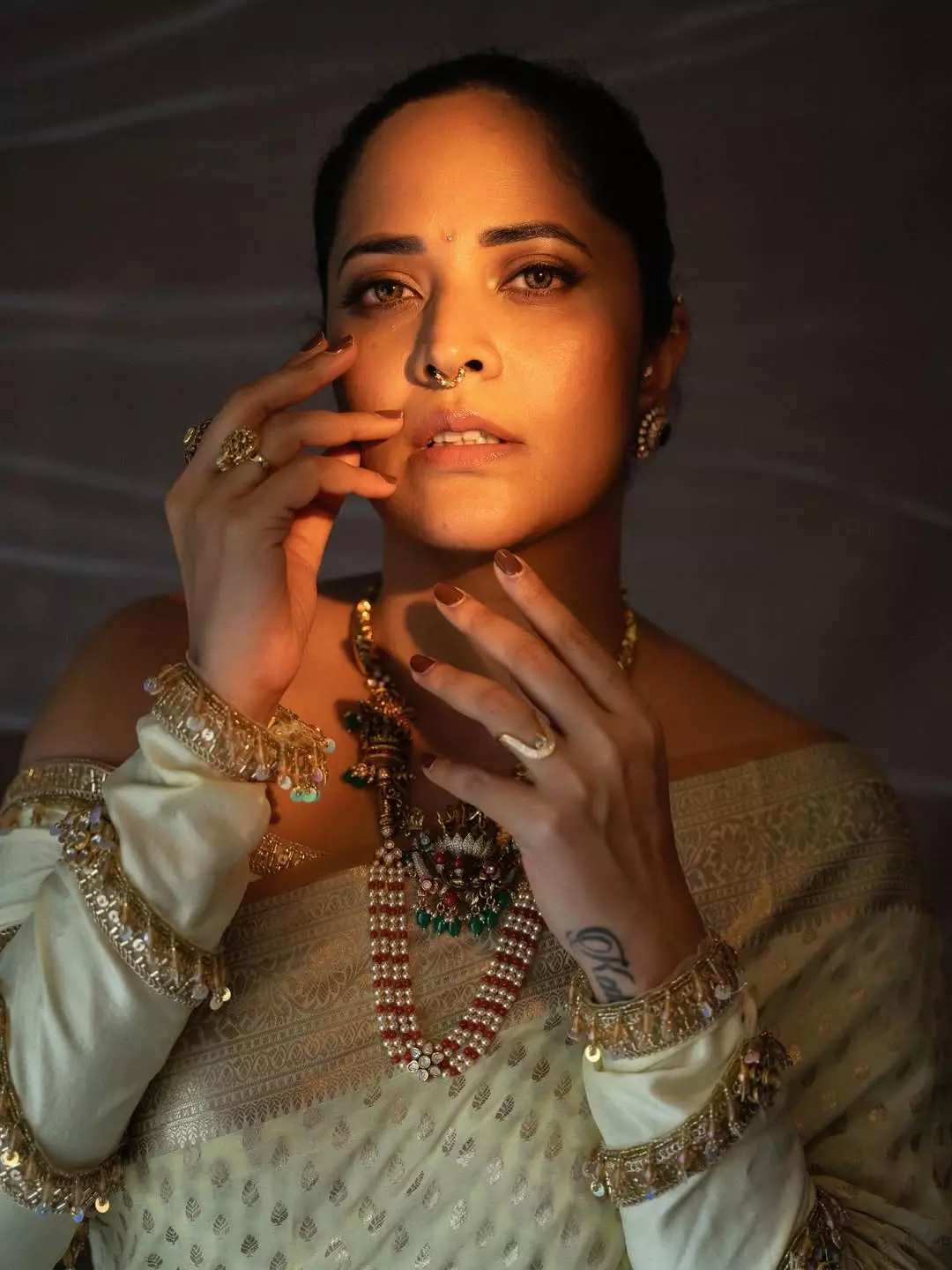 Anasuya’s Classic Look in Traditional Saree Wins Hearts Anasuya’s Classic Look in Traditional Saree Wins Hearts