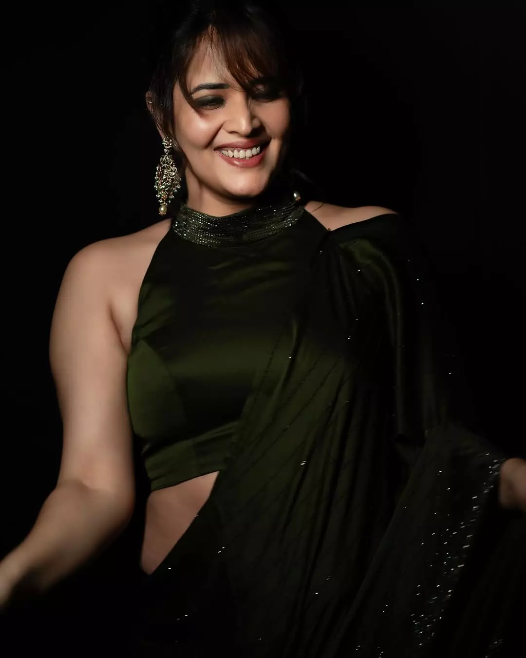 Anasuya’s Classic Look in Traditional Saree Wins Hearts Anasuya’s Classic Look in Traditional Saree Wins Hearts