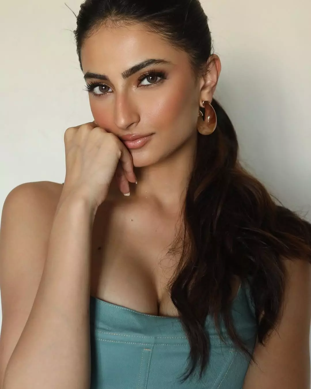 Palak Tiwari’s Poolside Shoot Will Make You AWE Palak Tiwari’s Poolside Shoot Will Make You AWE