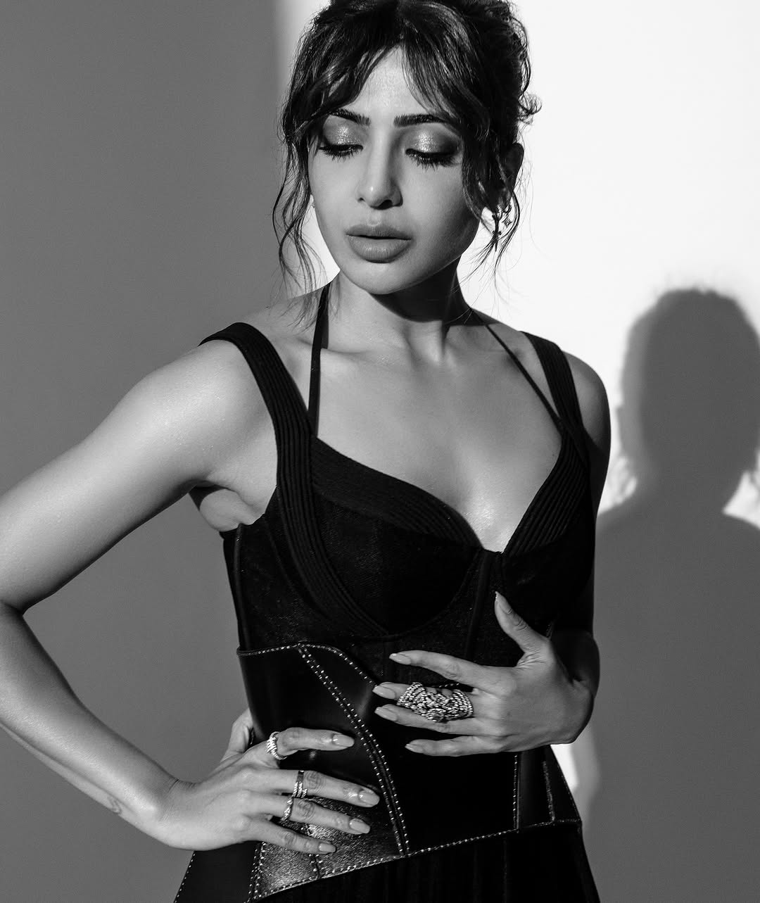 Samantha Steals The Show in Red Saree Samantha Steals The Show in Red Saree