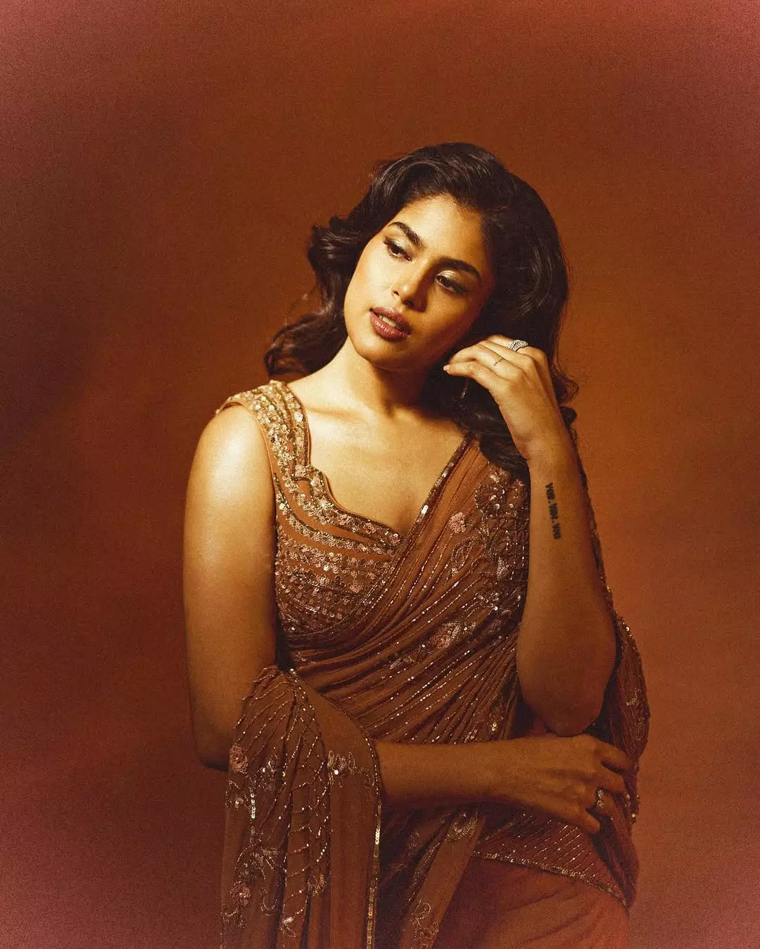 Faria Abdullah Radiates Royal Vibes in Glittering Traditional Wear