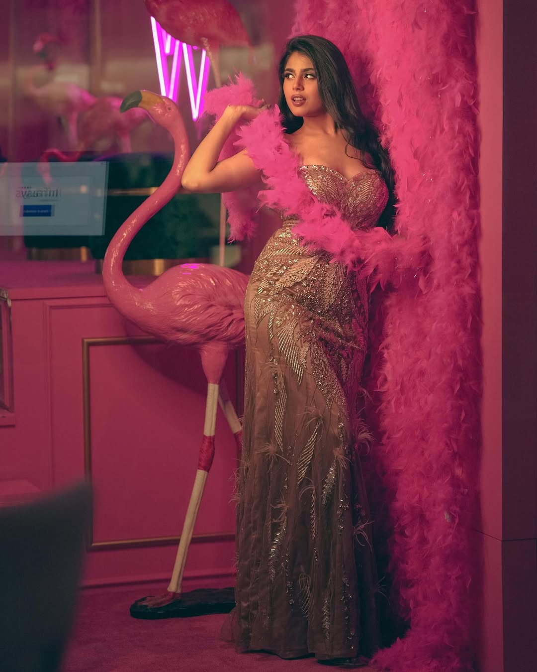 Faria Abdullah Radiates Royal Vibes in Glittering Traditional Wear Faria Abdullah Radiates Royal Vibes in Glittering Traditional Wear