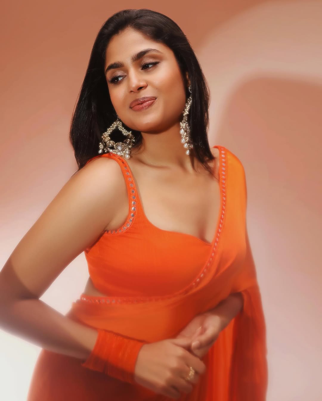 Faria Abdullah Radiates Royal Vibes in Glittering Traditional Wear