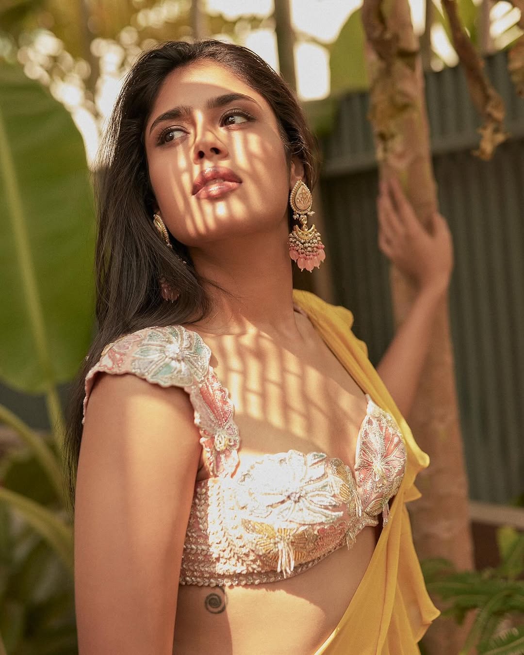 Faria Abdullah Radiates Royal Vibes in Glittering Traditional Wear