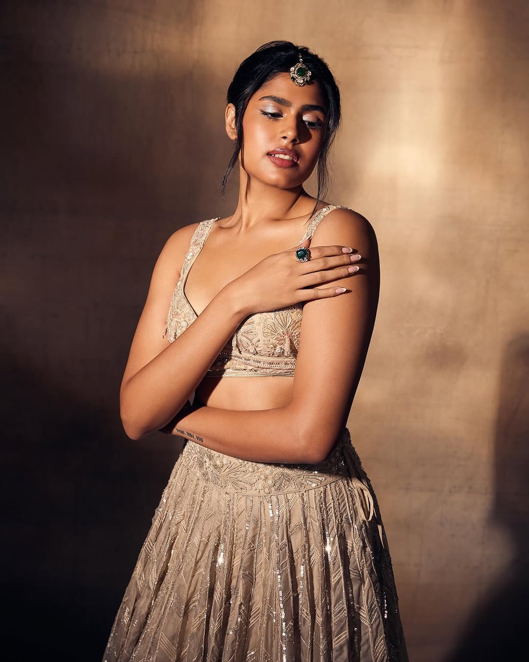 Faria Abdullah Radiates Royal Vibes in Glittering Traditional Wear Faria Abdullah Radiates Royal Vibes in Glittering Traditional Wear