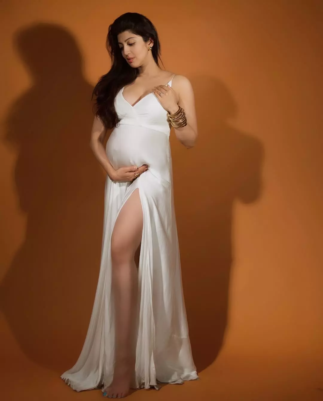 Pranitha Subhash Enjoys a Memorable Island Vacation with Daughter Arna Pranitha Subhash Enjoys a Memorable Island Vacation with Daughter Arna