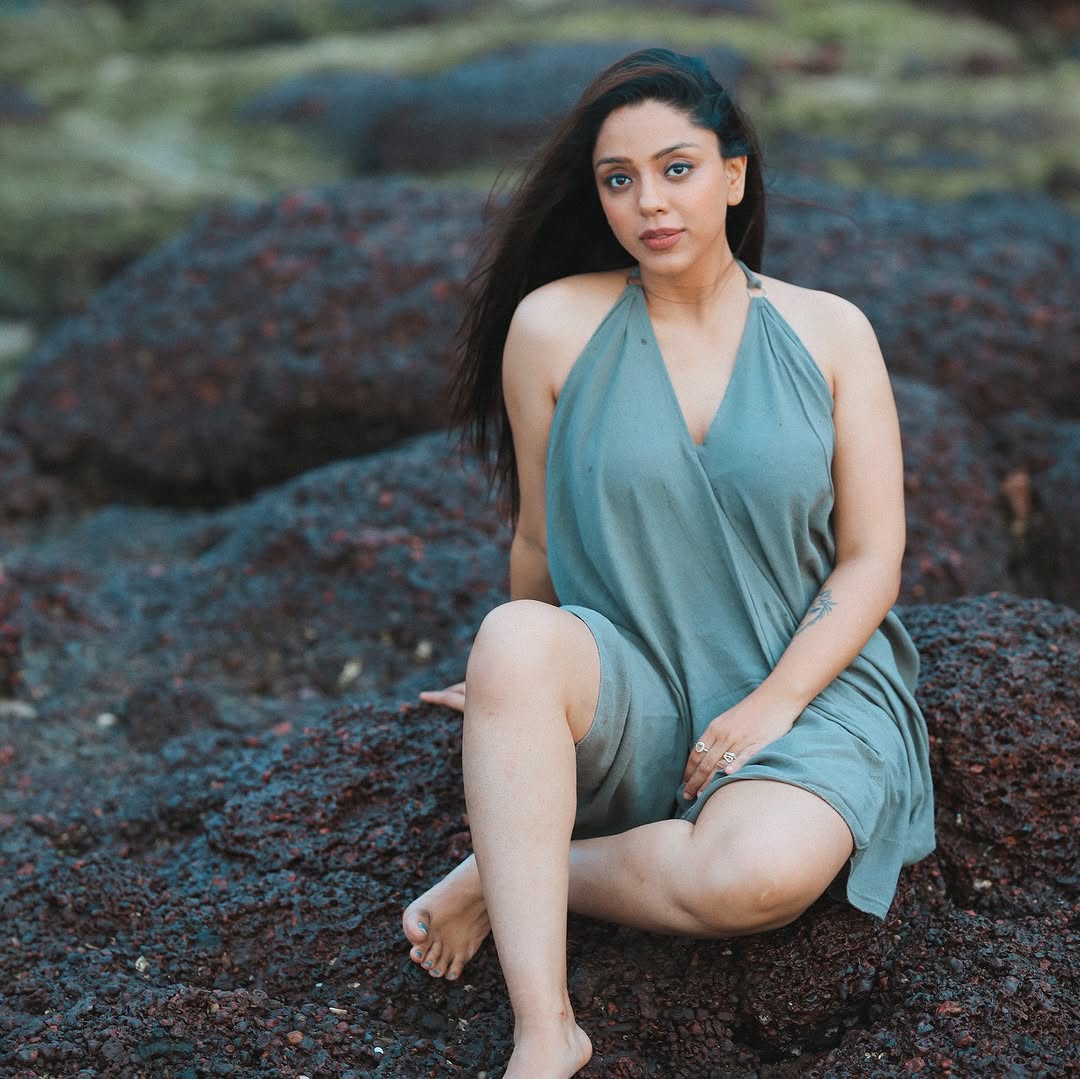 Deviyani Sharma’s Beauty Takes Flight, Like a Petal in the Breeze